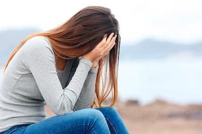 Chica triste terapia TLP